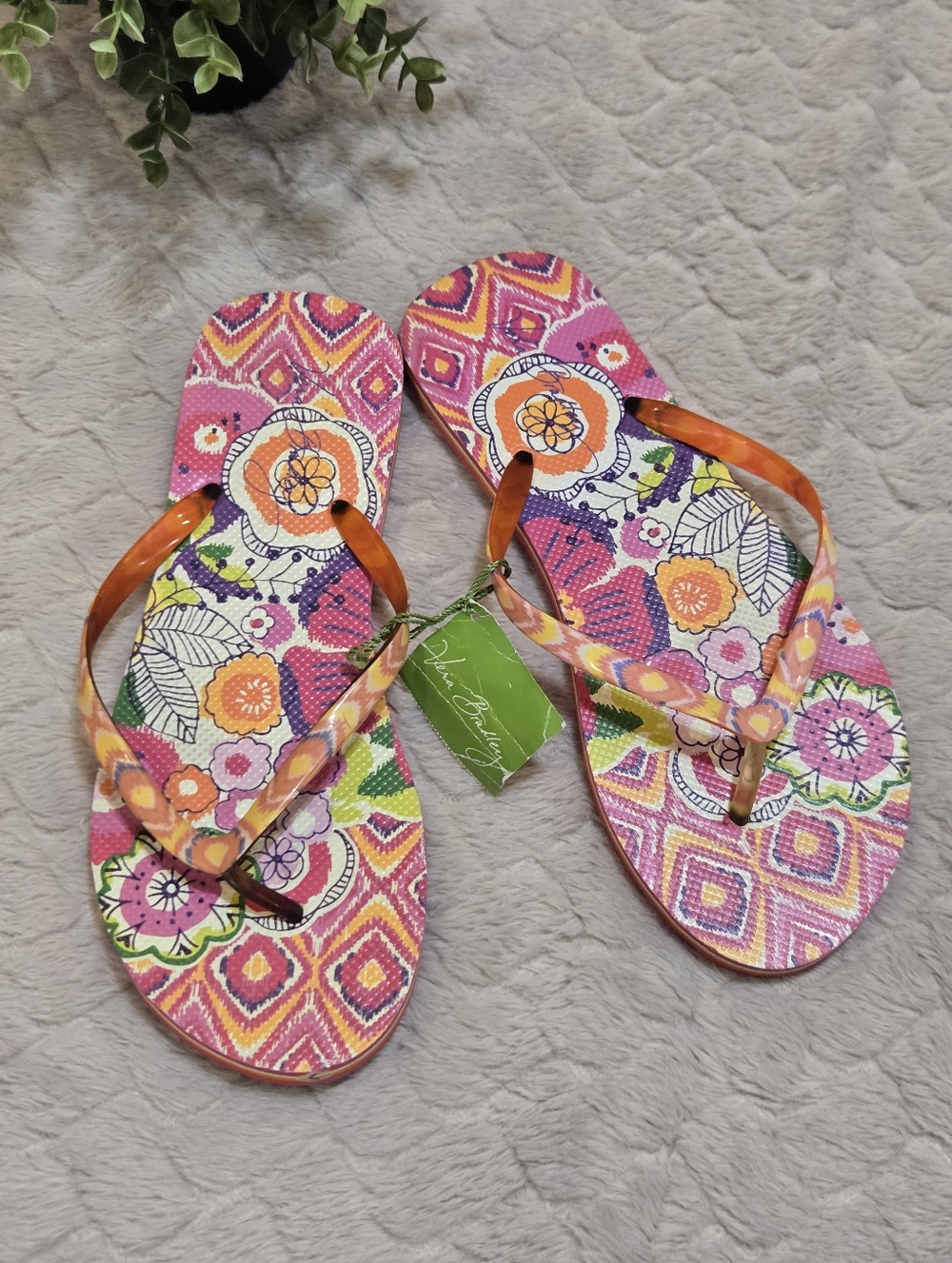 Vera Bradley Clementine Colorful Floral Flip Flops, Size L 9-10 NWT